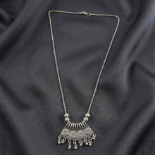 Indian chandelier necklace        
